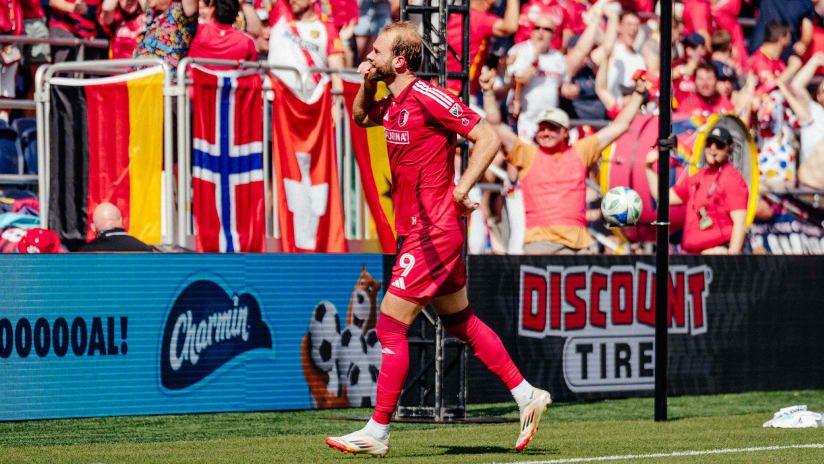 25_Player of the Matchday_Klauss_article header
