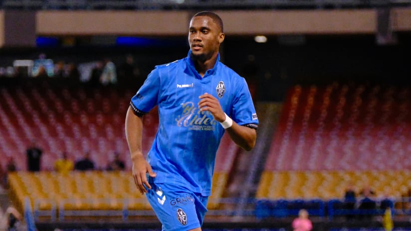 26_CITY2 Signing_Article Header_Chris Pearson